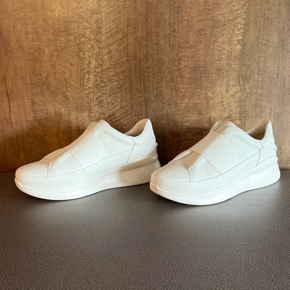 *** 🚨SOLD🚨*** UGG LIBU - Picture 1 of 5